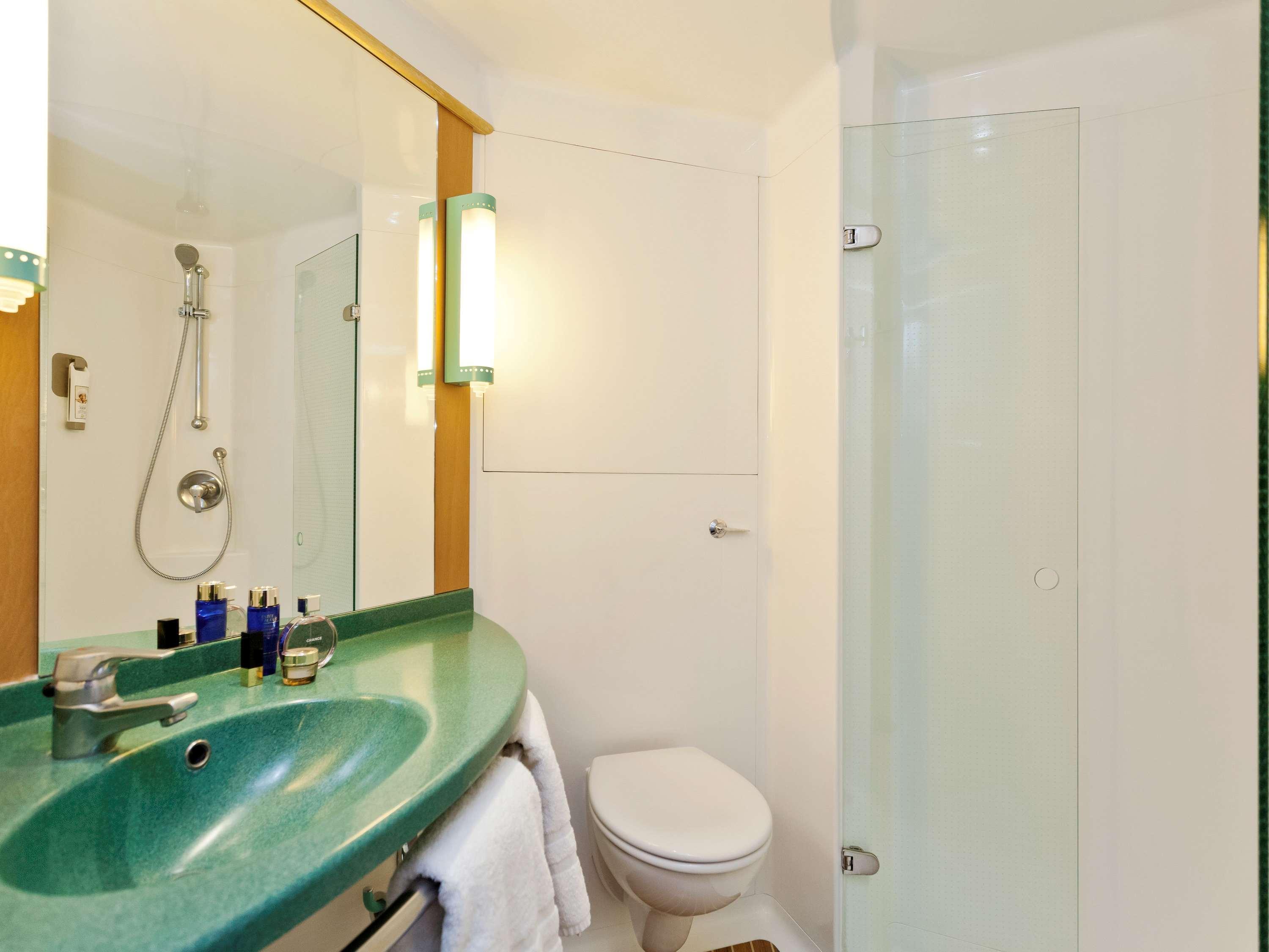 Ibis London Thurrock M25 Grays Экстерьер фото
