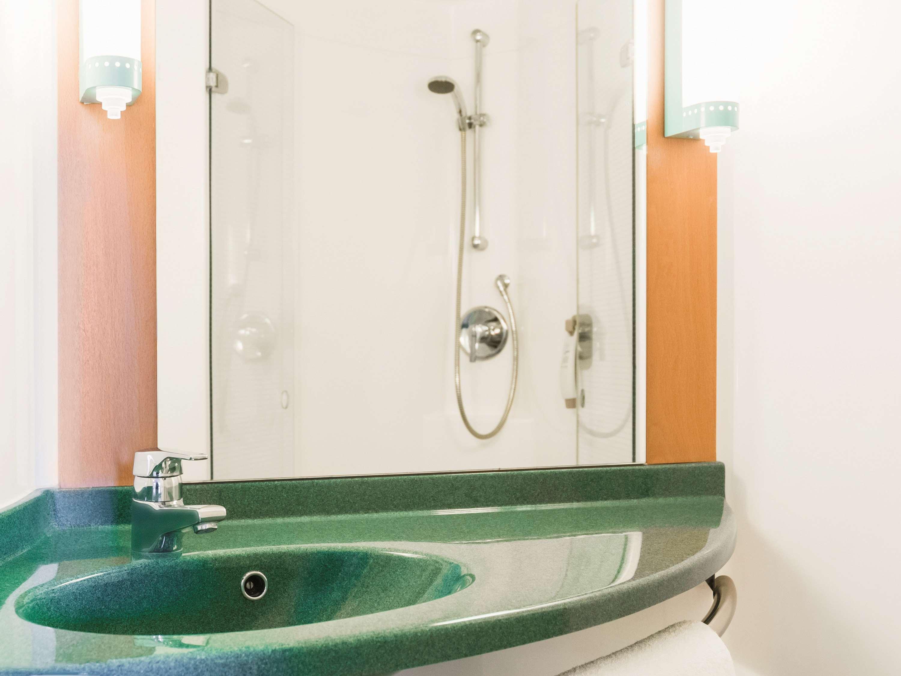 Ibis London Thurrock M25 Grays Экстерьер фото