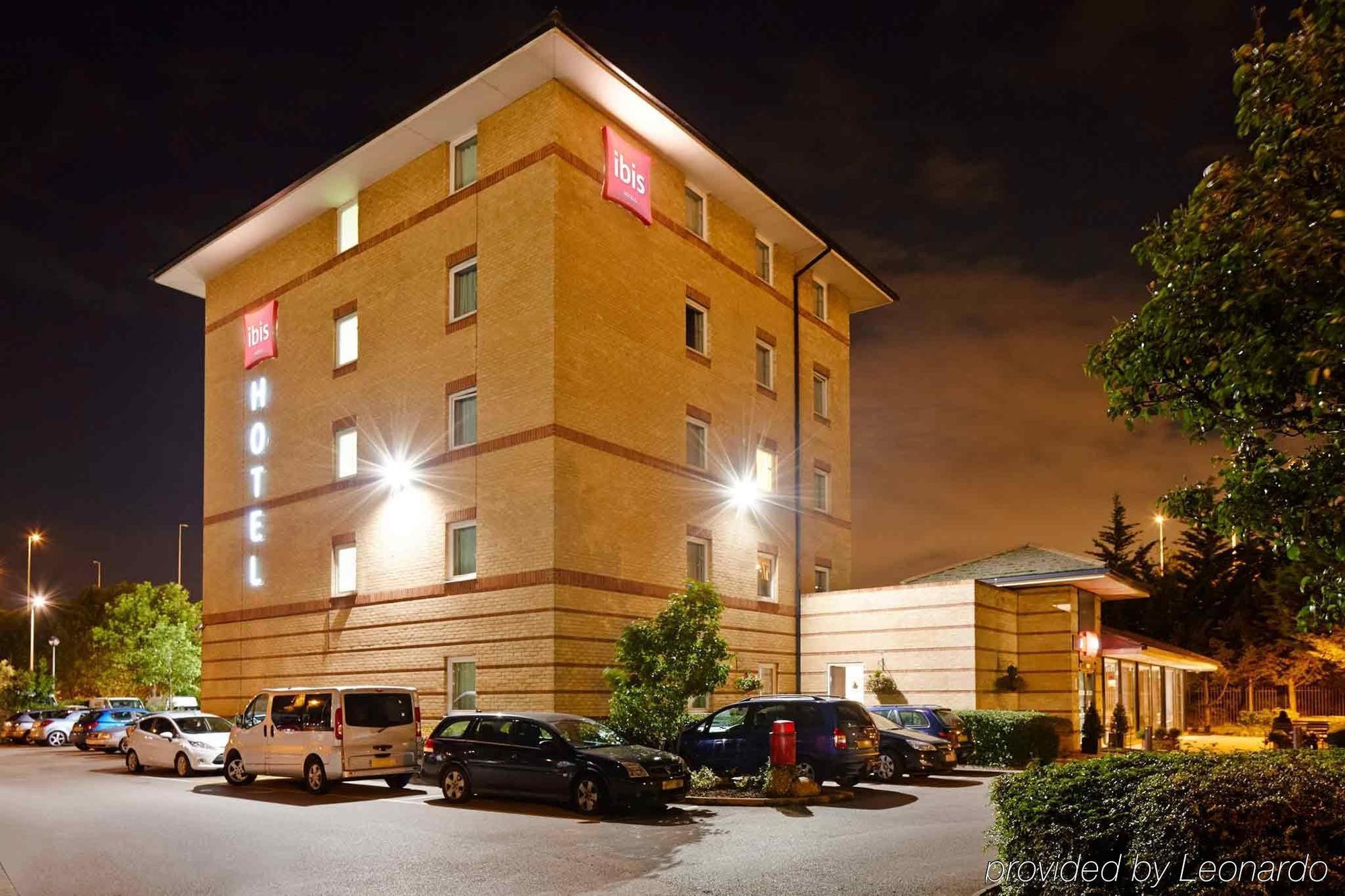 Ibis London Thurrock M25 Grays Экстерьер фото